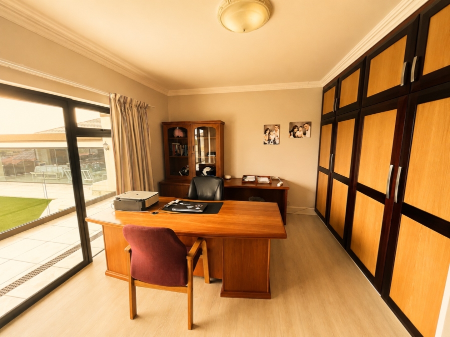 6 Bedroom Property for Sale in Monte Christo Western Cape